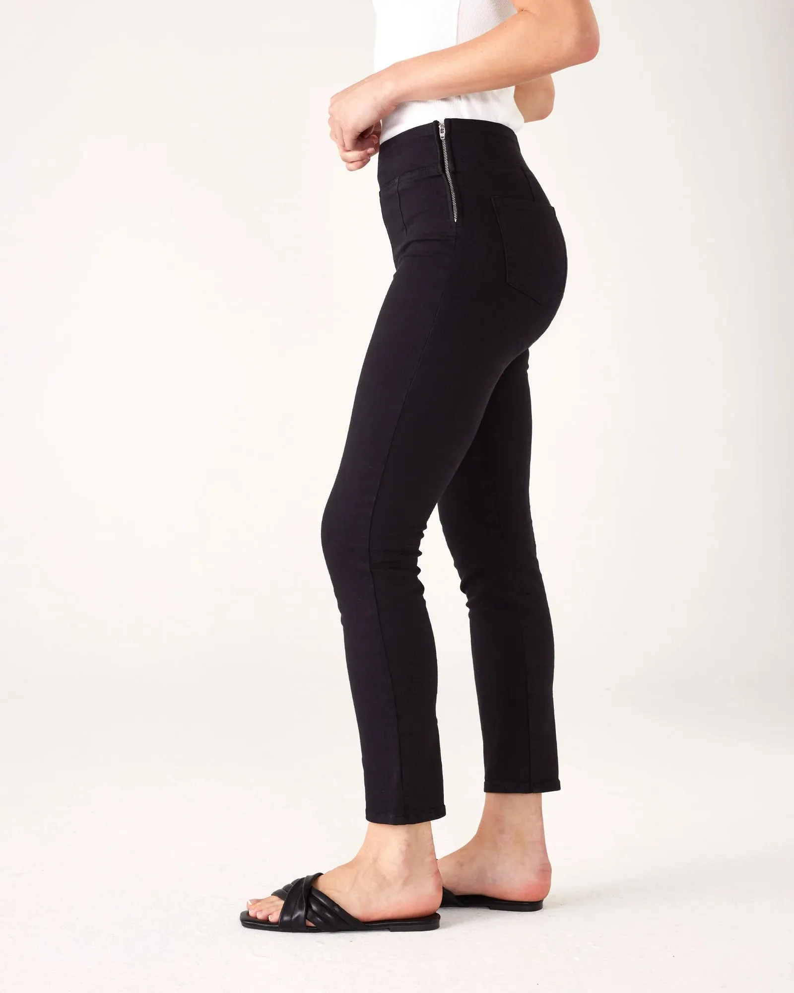 Nomad Pull-On Cigarette Pant