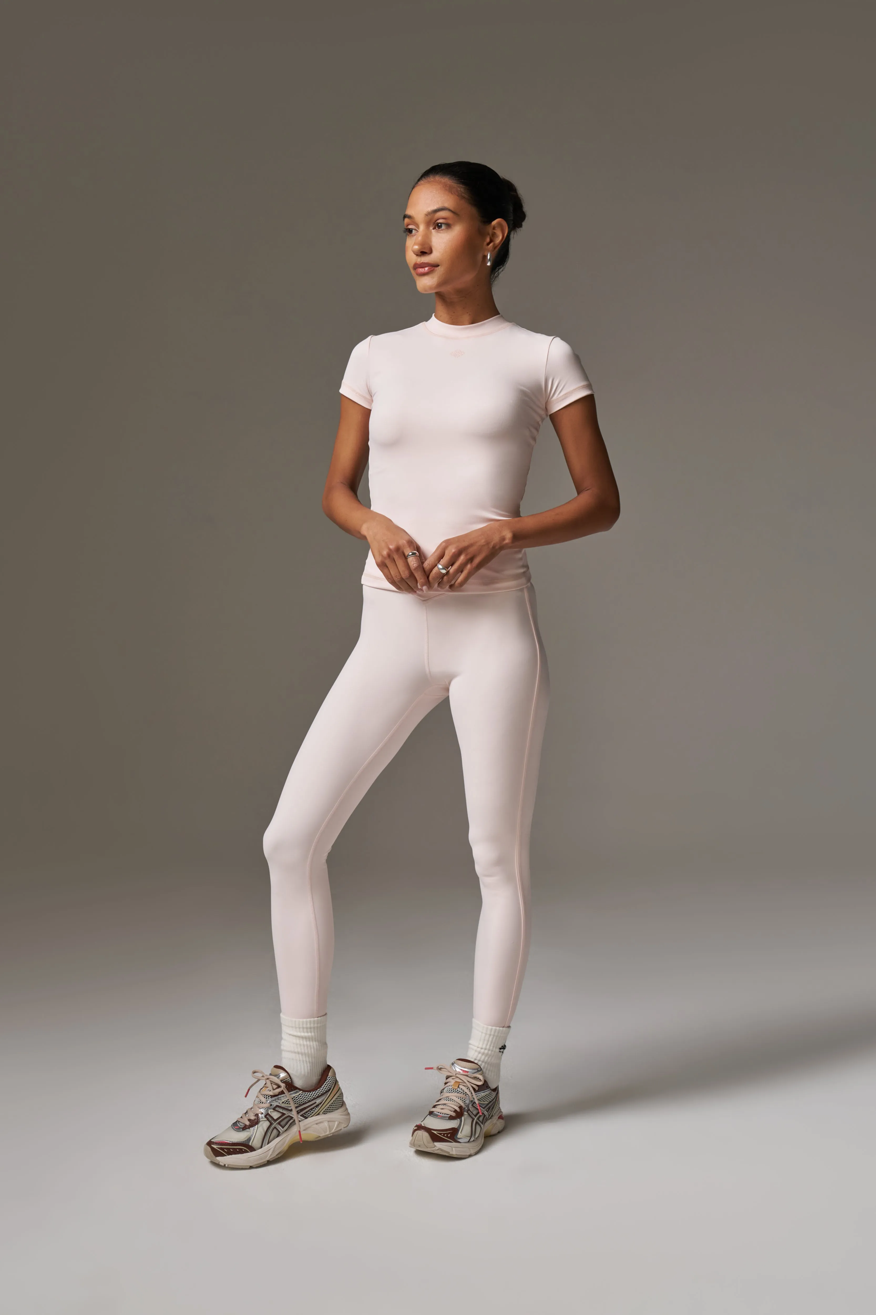 SCULPTING STRETCH EMBLEM BABY TEE - PINK