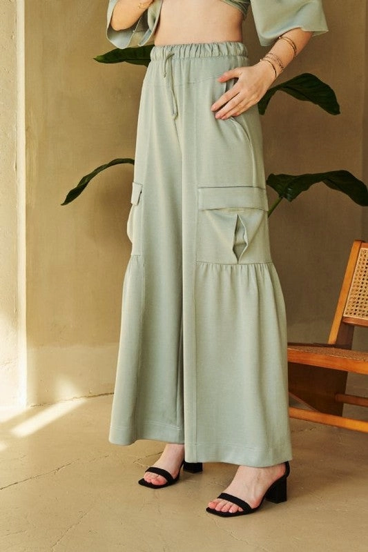Solid Cargo Pockets Wide Open Pull On Pants