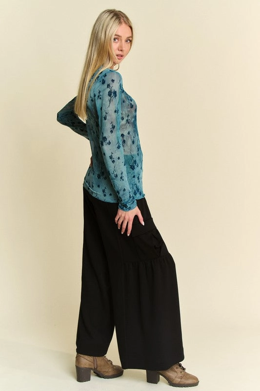 Solid Cargo Pockets Wide Open Pull On Pants
