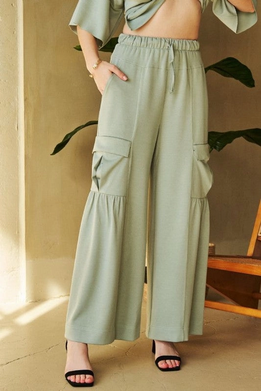 Solid Cargo Pockets Wide Open Pull On Pants